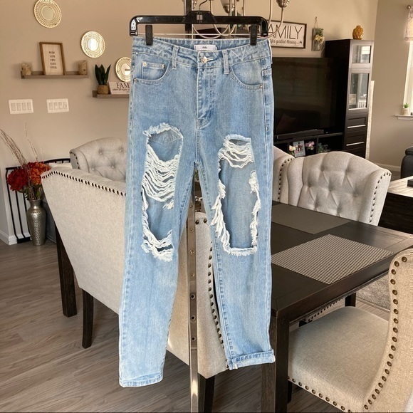 Adika Denim - 💋 Adika mom boyfriend distressed ripped jeans 👖 medium